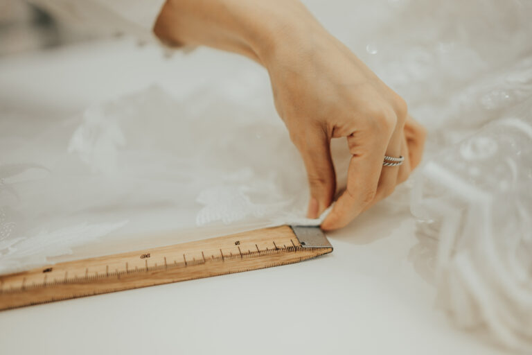 How to choose fabric for a wedding dress