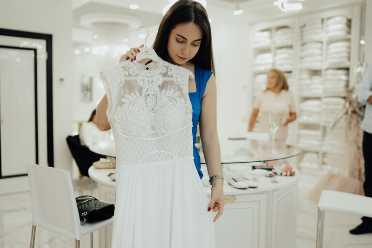 How much does a wedding dress cost